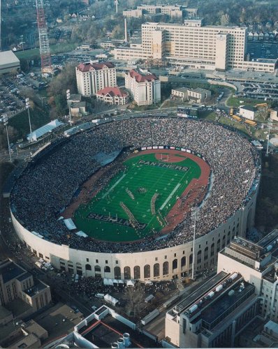 Самые впечатляющие фото стадионов планеты