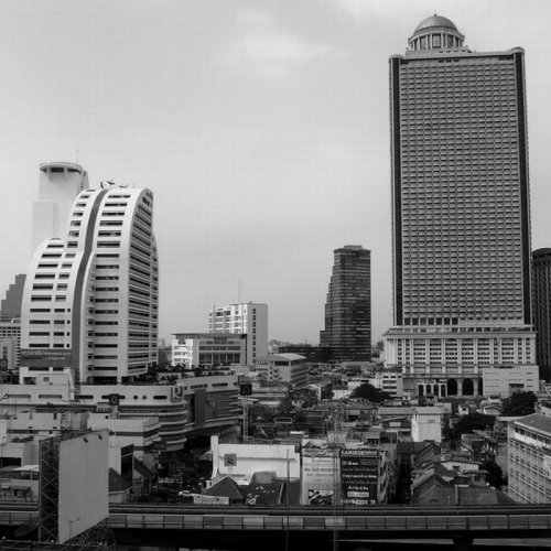 Заброшенный небоскреб в Бангкоке