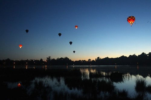 Полет воздушных шаров над Вайкато
