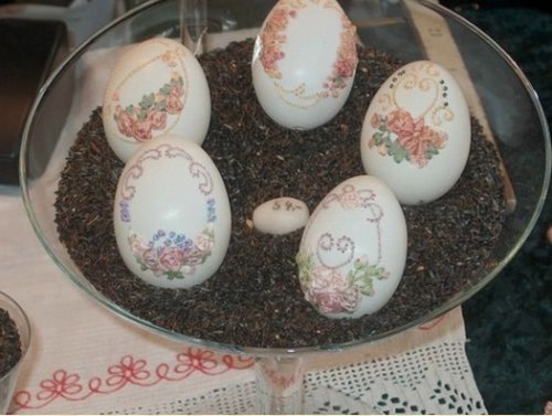 Пасхальные яйца с вышивкой