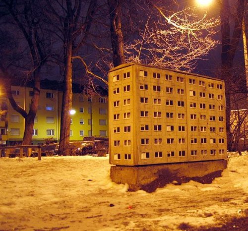Мини-здания на улицах Берлина