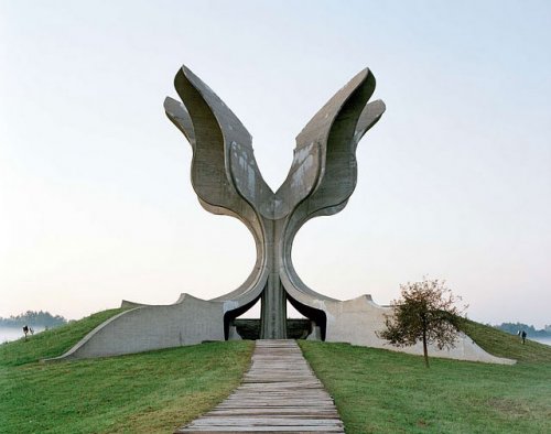 Монументы Второй Мировой Войны