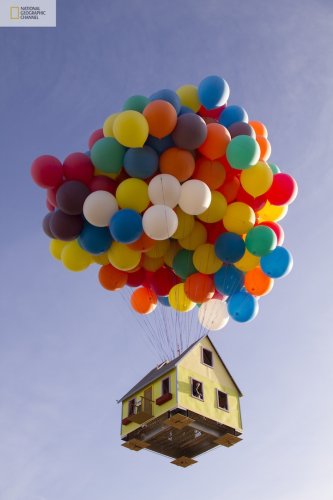 Летающий домик, вдохновленный мультфильмом "Вверх"