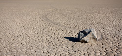 Таинственные движущиеся камни Долины Смерти