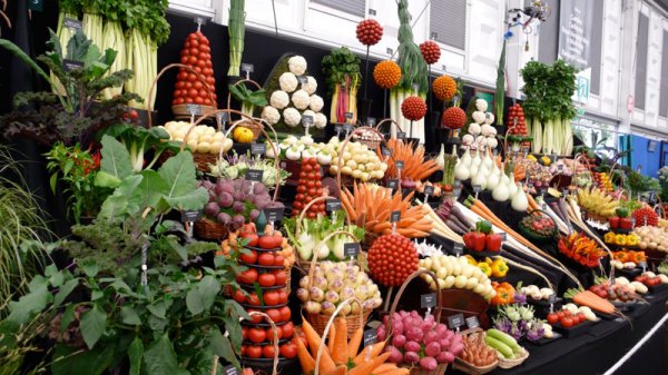 12 художественно оформленных стендов с овощами