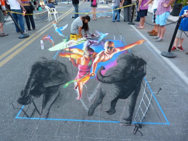 Удивительные меловые рисунки 3D на фестивале в Сарасоте