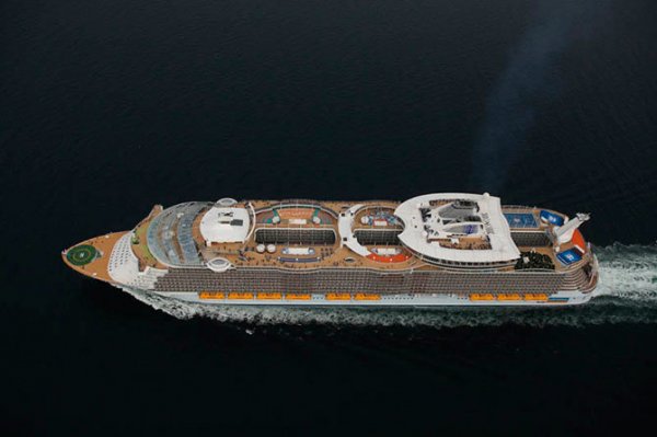 Allure of the Seas – крупнейший в мире круизный лайнер