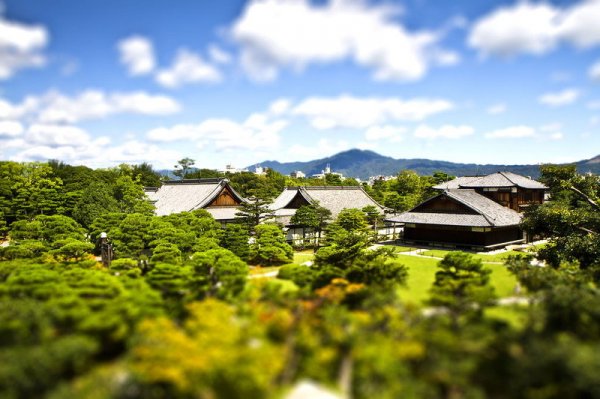 Живописный замковый комплекс Нидзё в Японии