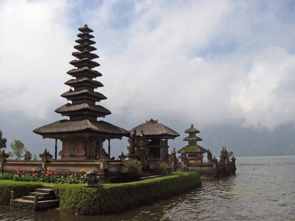 Храм Pura Ulun Danu Bratan на Бали (9 фото)