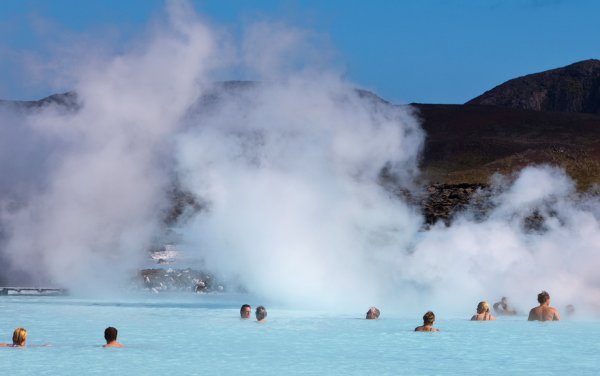 Восхитительная красота уникального геотермального курорта Голубая лагуна (27 фото)