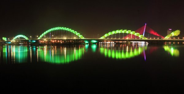 Мост Дракона в Дананге (14 фото + 1 видео)