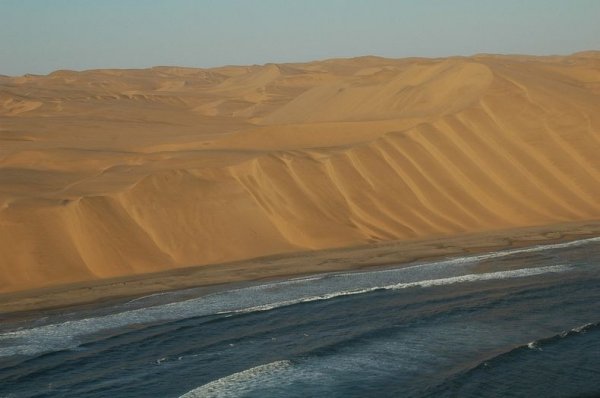 На границе пустыни Намиб и моря