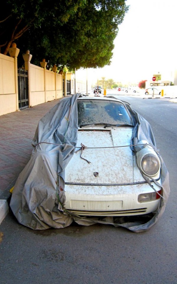 Роскошные суперкары, брошенные владельцами на улицах Дубая