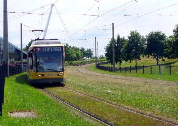 Трамвайные пути Европы, покрытые травой