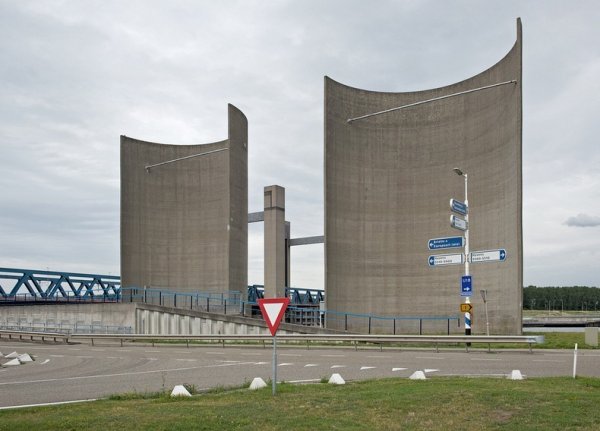 Ветровая стена Розенбурга (9 фото)