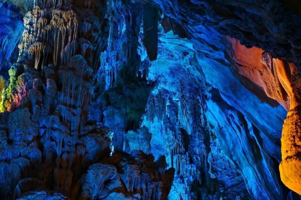 Пещера Тростниковой Флейты в Гуйлинь
