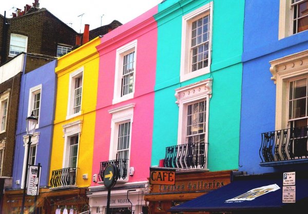 Яркие фасады домов в разных уголках мира (13 фото)