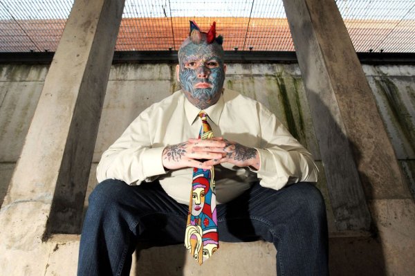 Тело британца Мэттью Уилена на 80 процентов покрыто татуировками (14 фото + видео)