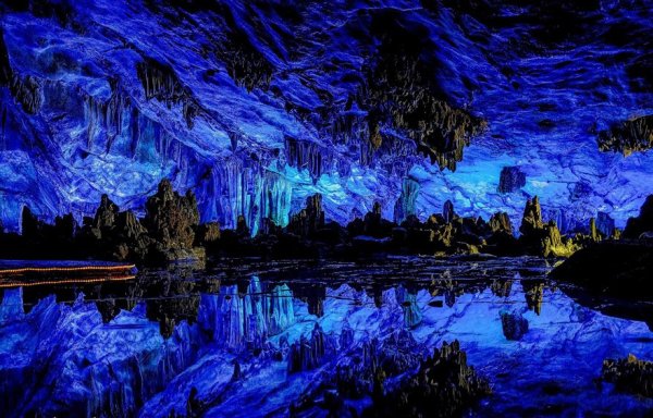 Самые живописные пещеры на планете (33 фото)