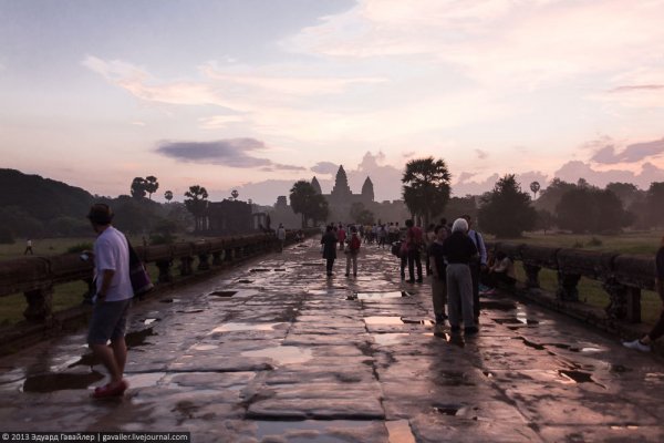 Ангкор-Ват – национальный архитектурный символ Камбоджи (30 фото)