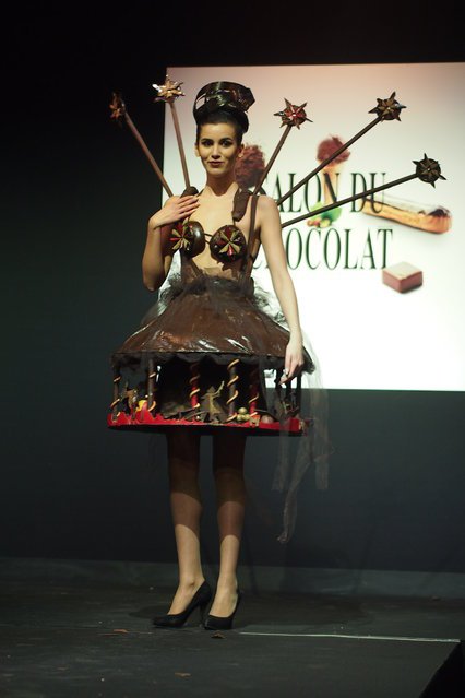 Показ шоколадной моды в Брюсселе (14 фото)