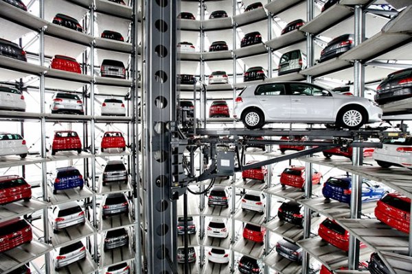 Автоматизированные паркинги Volkswagen в Вольфсбурге (8 фото + видео)