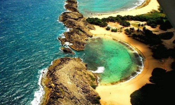 Пляж Мар-Чикита для любителей уединения (9 фото)