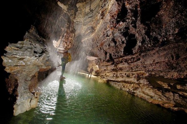 Самая глубокая пещера в мире – пещера Крубера-Воронья (13 фото)