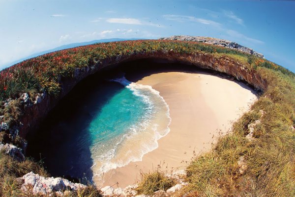 17 Самых необычных пляжей со всего мира (30 фото)
