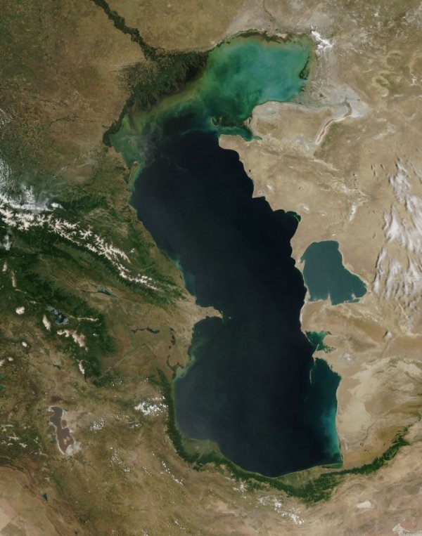 Крупнейшее в мире озеро (5 фото)