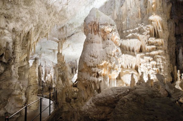 Прекраснейшие пещеры со всего света (25 фото)