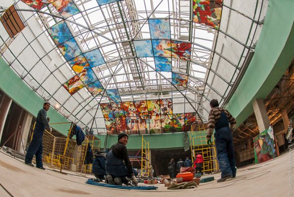 Центральный Детский Магазин на Лубянке украсили одни из крупнейших механических часов в мире (21 фото)
