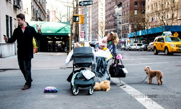 Фотограф показывает настоящий хаос, в котором пребывают родители (11 фото)