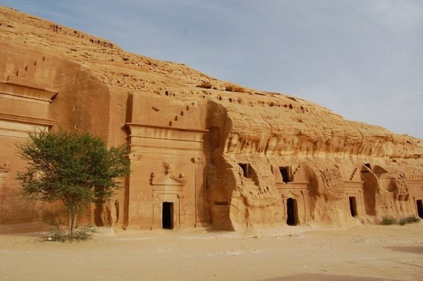 Каср-аль-Фарид: Одинокий Замок Мадаин-Салиха (8 фото)
