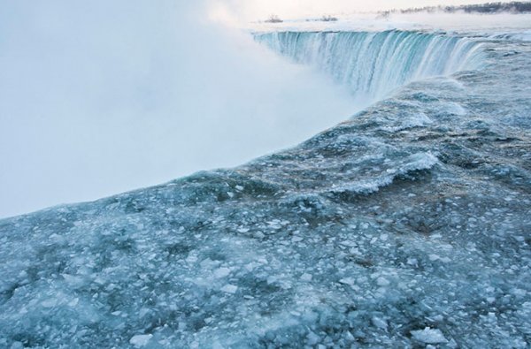 Замёрзший Ниагарский водопад (13 фото + видео)