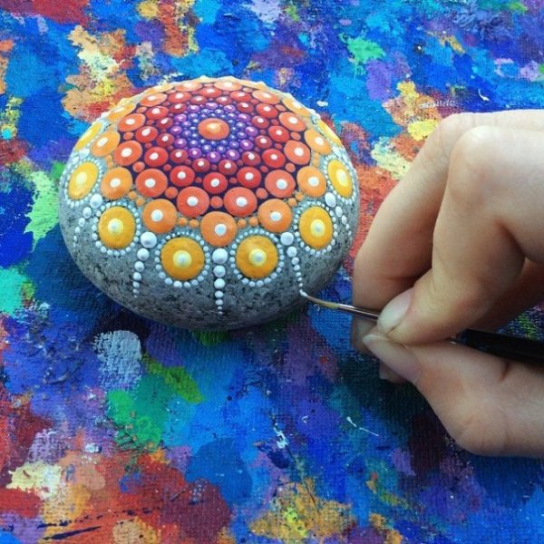 Разноцветные мандалы австралийской художницы Элспет Маклин (15 фото)