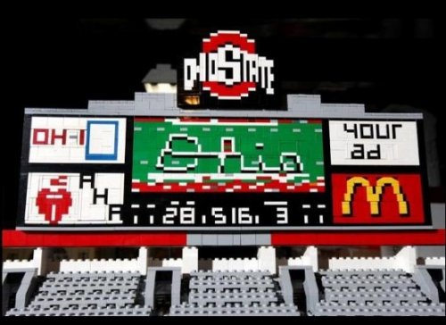 Модель стадиона из кубиков Lego