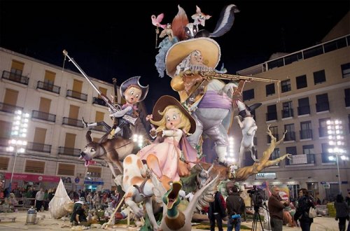 Испанский фестиваль огня "Лас Фальяс"