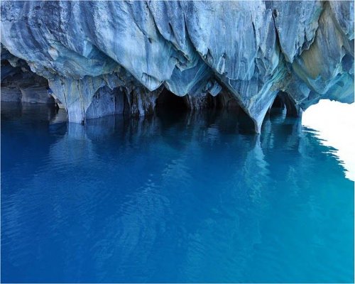 Мраморные пещеры озера Буэнос-Айрес