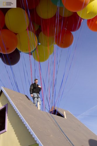 Летающий домик, вдохновленный мультфильмом "Вверх"