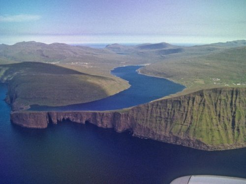 Фарерское озеро Сорвагсватн