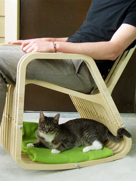 Кресло-качалка с отделом для животных