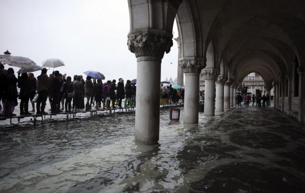Венеция оказалась под "высокой водой"