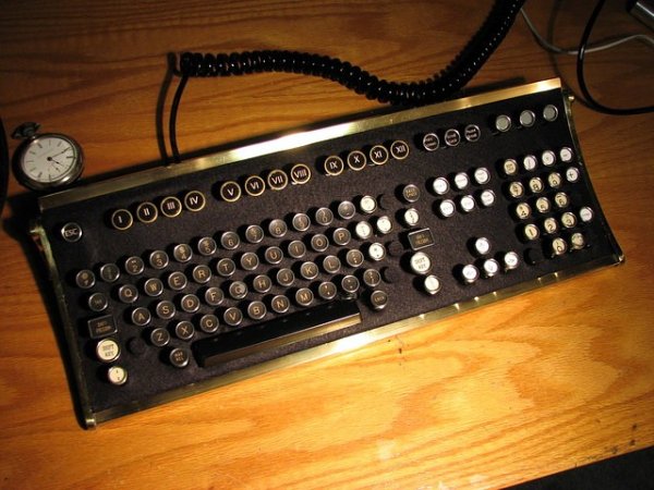 Креативное и прикольное использование старых компьютерных клавиатур