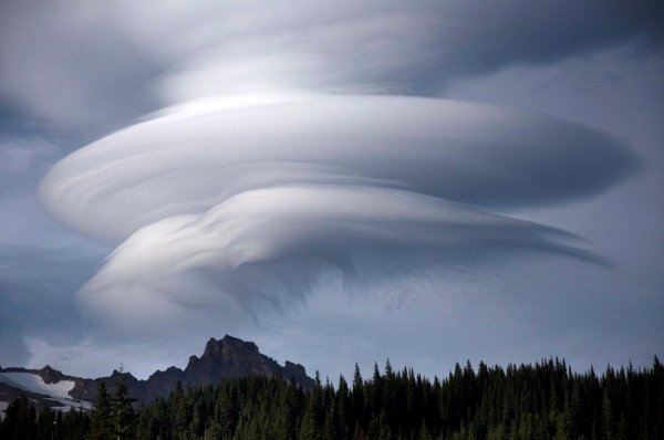 Удивительные формы облаков