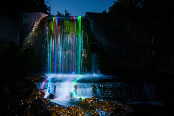 Неоновая яркость водопадов Северной Калифорнии (7 фото)