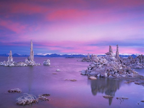 Изумительный природный ландшафт озера Моно (13 фото)