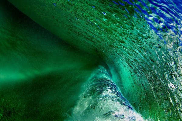 Удивительные волны через объектив фотографа Брюса Грорка (13 фото)