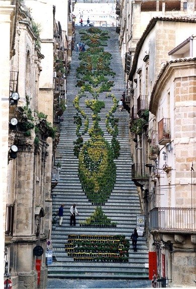 Величественная лестница Санта-Марии-дель-Монте (7 фото)