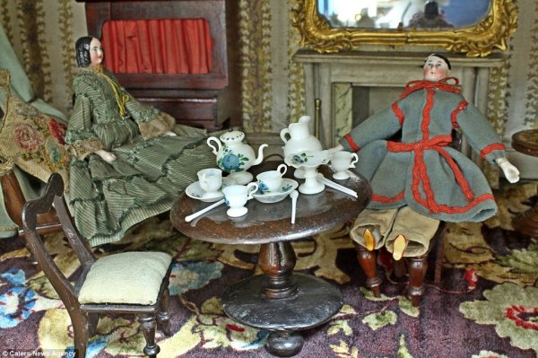 Удивительный кукольный домик 19-го века продаётся с аукциона за 10.000 фунтов стерлингов (8 фото)